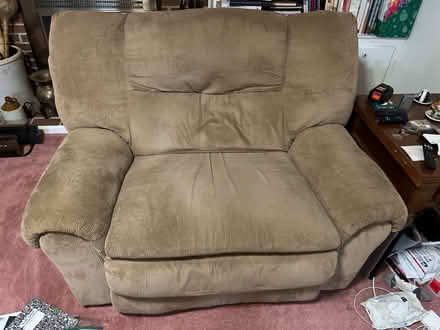 Photo of free Oversized recliner (Countryside) #1