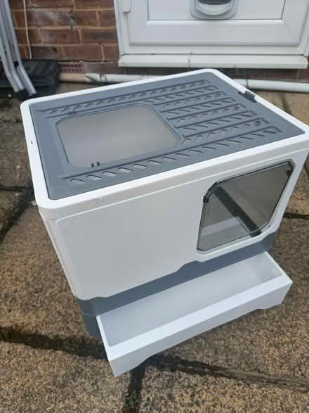Photo of free Fellie cat litter tray (GU2 Stoughton) #2