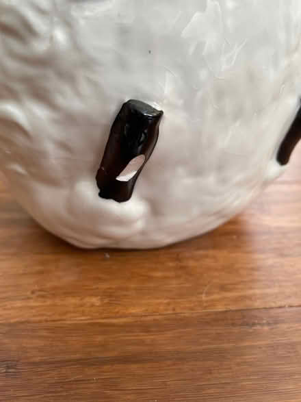 Photo of free China sheep biscuit barrel (Southborough TN4) #2