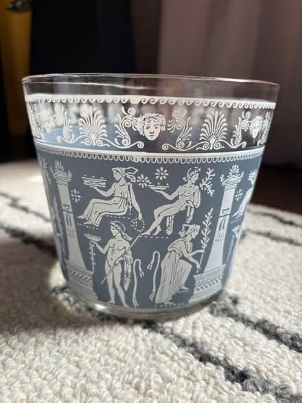 Photo of free Vintage Glass Ice Bucket (Rego Park) #2