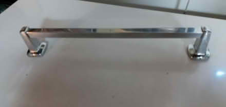 Photo of free towel bar (Hintonburg) #1
