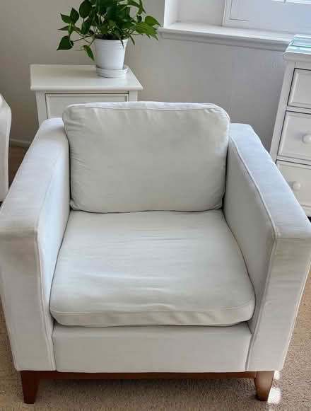 Photo of free White Armchair (Near Banyan and Carnelian) #1
