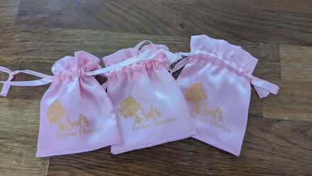 Photo of free 3 pink small gift bags (Wandsworth SW18) #1