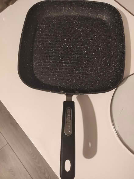 Photo of free grill pan and oval pot lid (Glasgow) #1