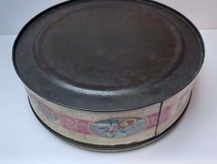Photo of free Vintage Quality Street tin (1950s/1960s) - a bit tatty! (Primrose LA1) #4