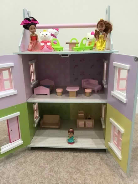 Photo of free Doll house with accessories (near Severn, Ft. Meade) #2