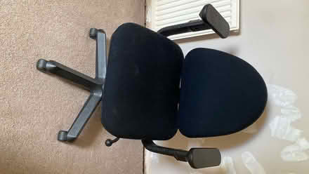 Photo of free Black office swivel chair with arms (South Kilworth LE17) #1