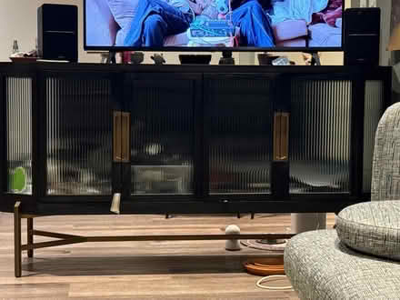 Photo of free TV stand (n80es) #1