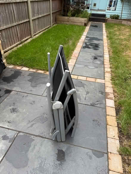 Photo of free 'gravity' reclining garden chair (Earlswood RH1) #4