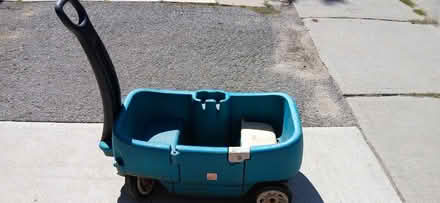 Photo of free Various items at curb (Bloor St W & Jane St) #2