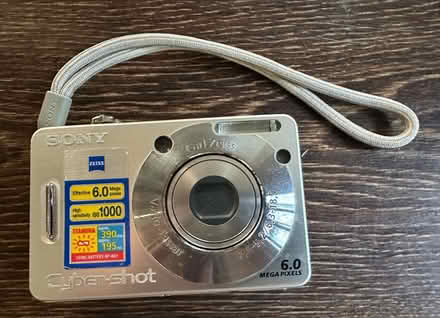 Photo of free Camera - SONY Cyber-Shot (Chigwell IG7) #1
