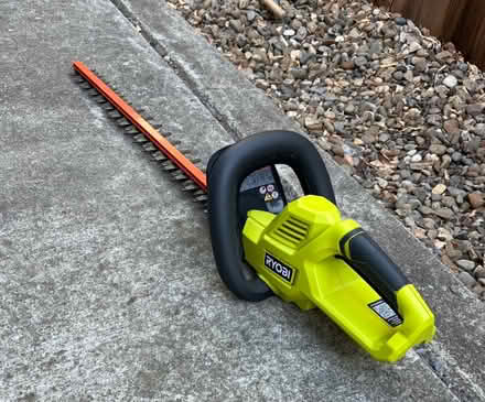Photo of free Battery power hedge trimmer (NW Walnut Creek by Larkey Park) #1