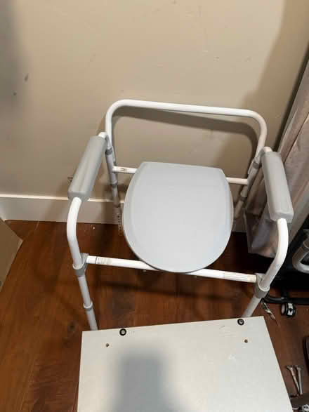 Photo of free Commode (Country Estates Gilroy) #1