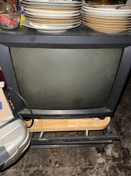 Photo of free Tv (07039) #1