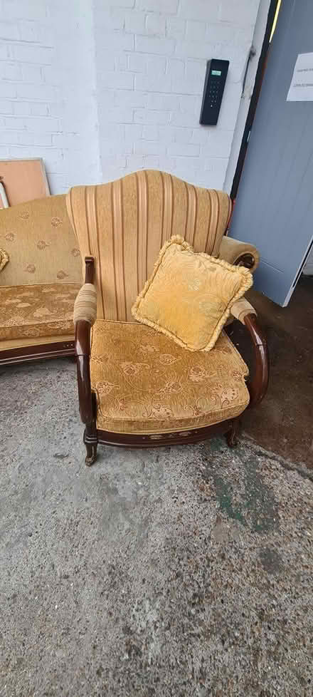 Photo of free Sofas (N16 9ex) #2