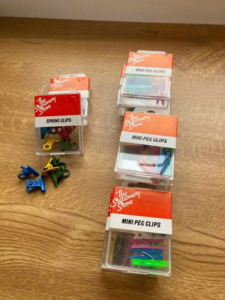 Photo of free Mini pegs and spring clips (Llanbadarn fawr LD1) #1