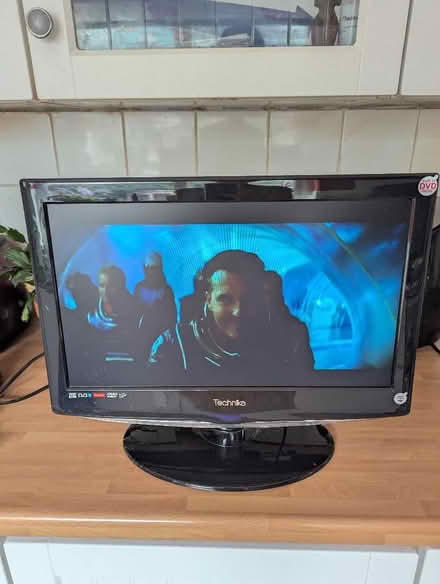 Photo of free TV/dvd player (Shippon OX13) #1