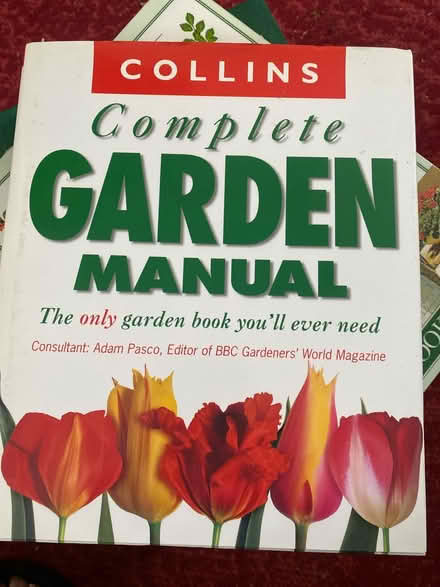 Photo of free Gardening book: The Complete Garden Manual (Beaumont LA1) #1