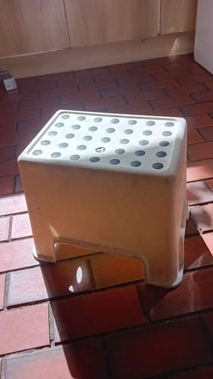 Photo of free Children step stool (Didsbury) #1
