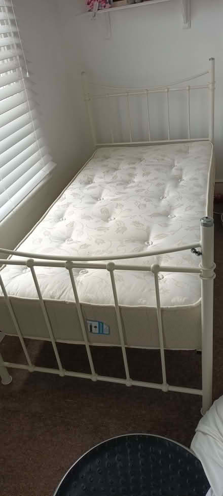Photo of free Single bed mattress, hardly used. Fire labelled. (islington N1) #1