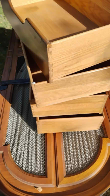 Photo of free 5 drawer dresser (Forest hills, Queens) #3
