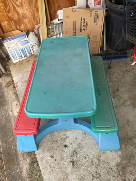 Photo of free kids table (newark De) #1