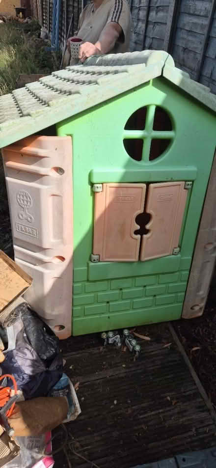 Photo of free Old worn play house (Nn82nb) #1