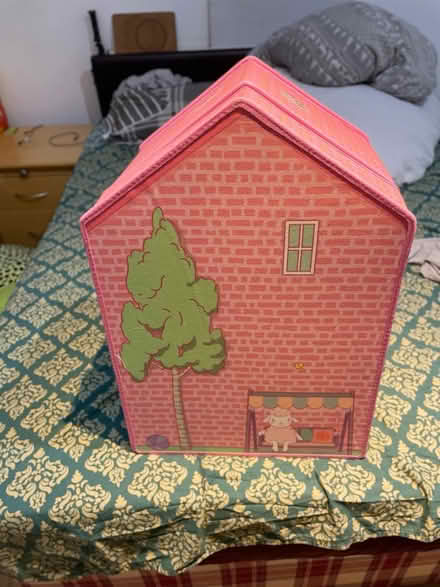 Photo of free Dollhouse (Se279) #4