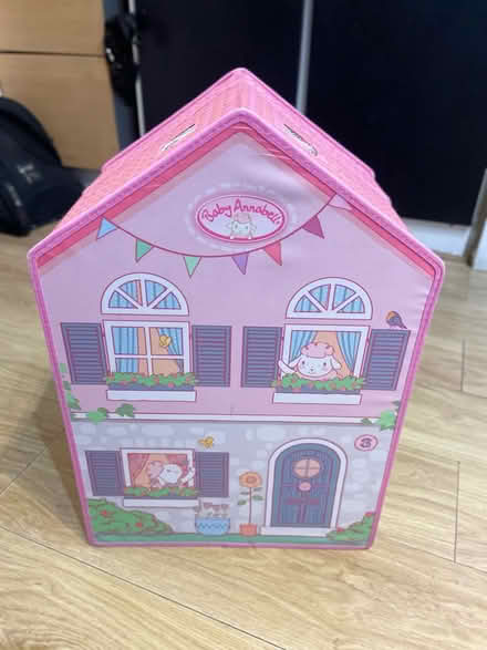 Photo of free Dollhouse (Se279) #1