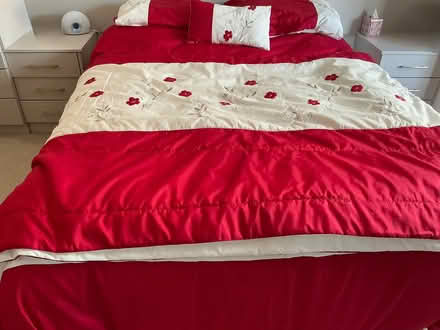 Photo of free Kingsize Bedding Set (Near Pinderfields Hospital) #1
