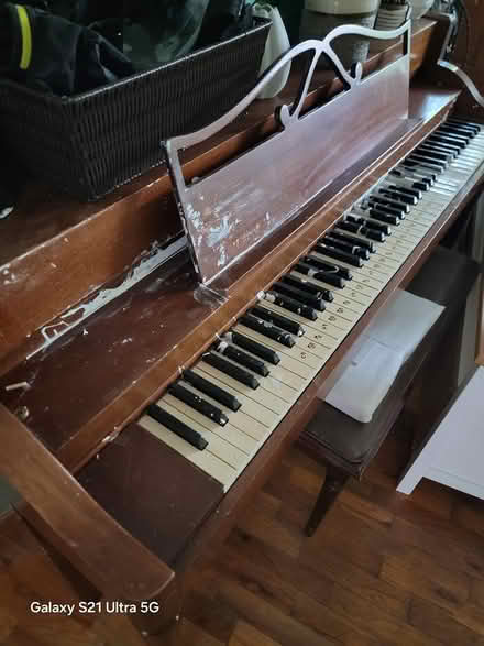Photo of free Spinet Piano (Esperance Edmonds) #2