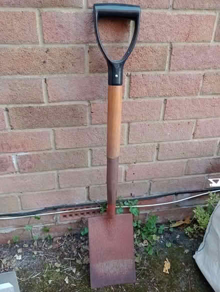 Photo of free Gardening spade (Fareham PO15) #1