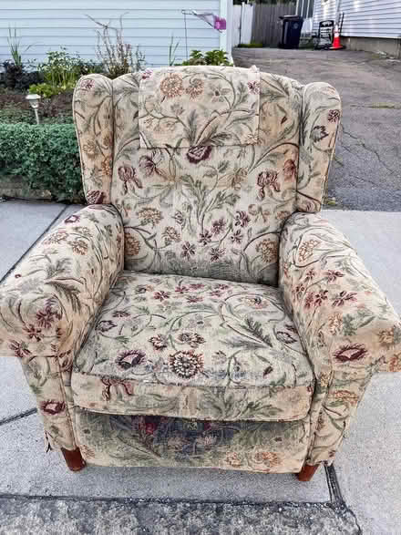 Photo of free Lay-Z-Boy Recliner (Everett near Chelsea) #1
