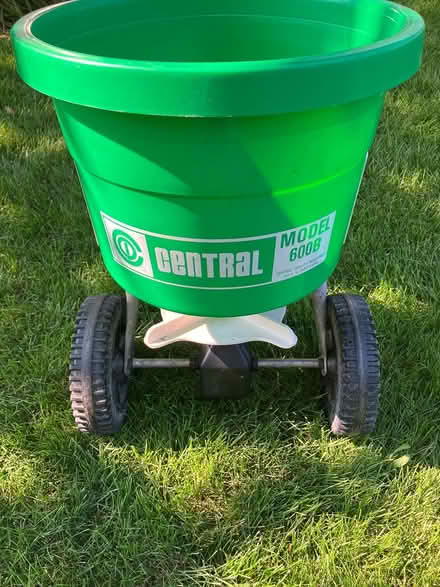 Photo of free working spreader (NE side of Lombard) #2