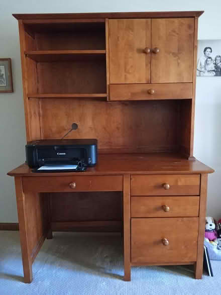 Photo of free Desk (cottage grove) #1