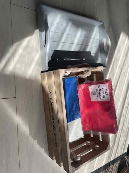 Photo of free Trays and tissues (Finsbury park) #1