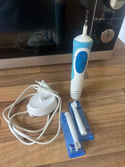 Photo of free Oral B electric toothbrush (Stanway, CO3) #1