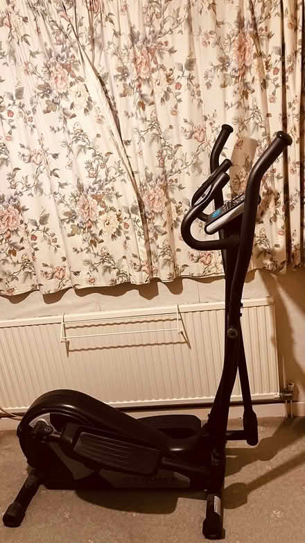 Photo of free roger black gold cross trainer—ha6 (Northwood HA6) #3