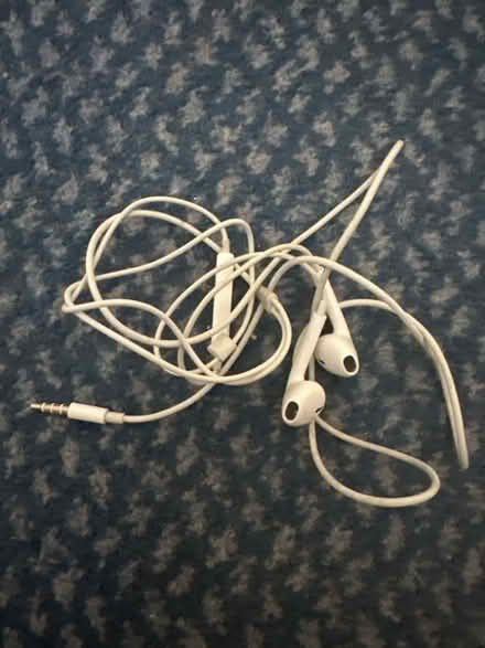 Photo of free Earphones (Ashford TW15) #1