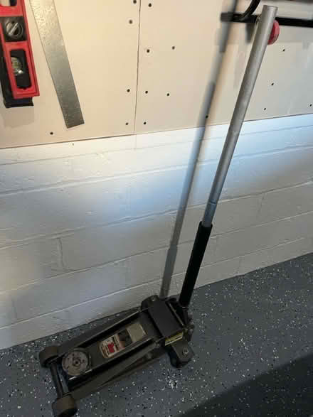 Photo of free 3 ton floor jacj (Fair Lawn, NJ) #2