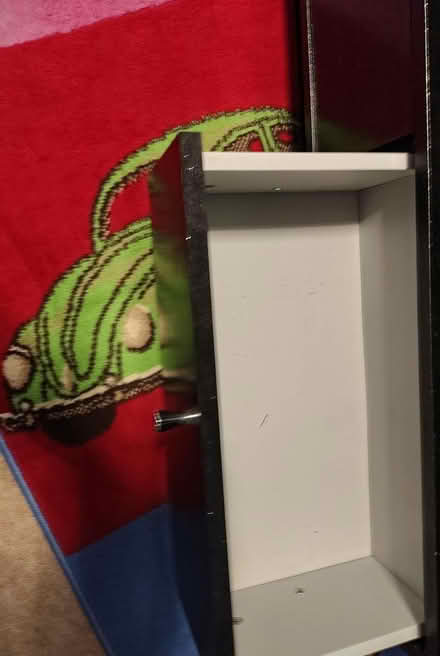 Photo of free TV unit (Sk5 8la) #2