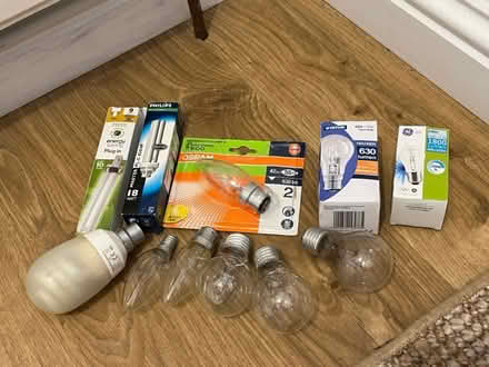 Photo of free Various lightbulbs (Beauchief S8) #1