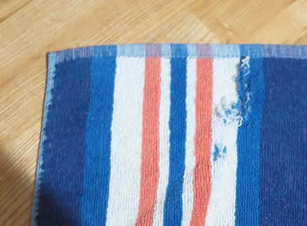 Photo of free large sports towel (Oakwood LS8) #2