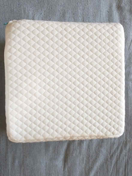 Photo of free Pillow Cube (NE Seattle/Ravenna/UD) #2