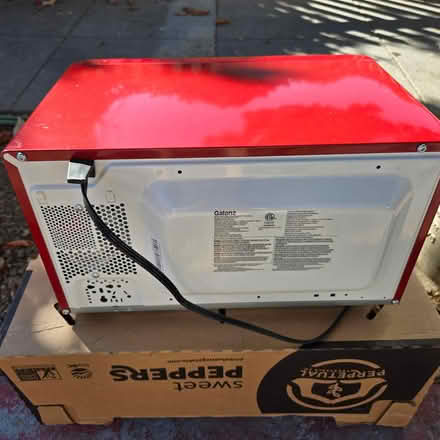Photo of free Microwave Oven (Chiquita Av MtnVw) #4