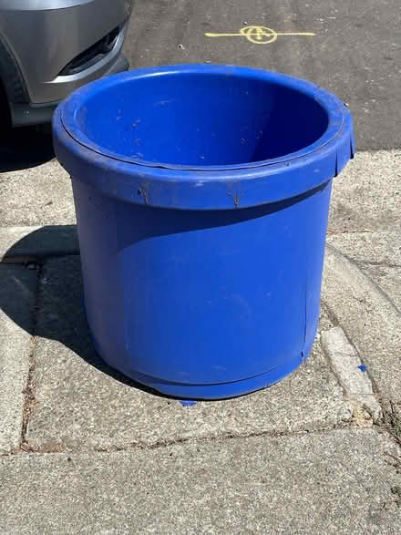 Photo of free Beer keg cooler, Igloo brand 🍻 (Oakland) #2