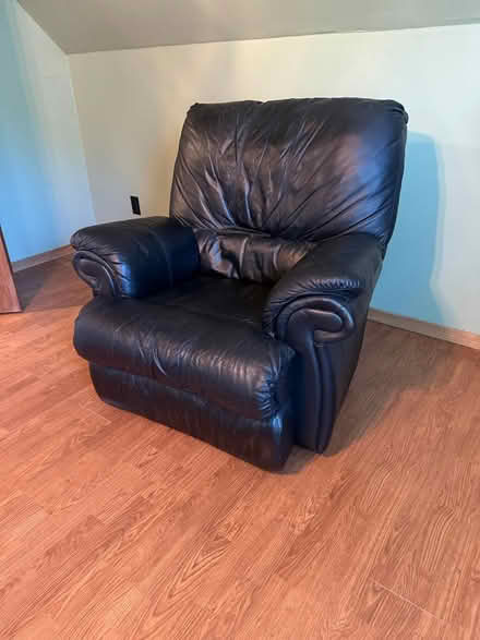 Photo of free black leather recliner (Cudahy) #1
