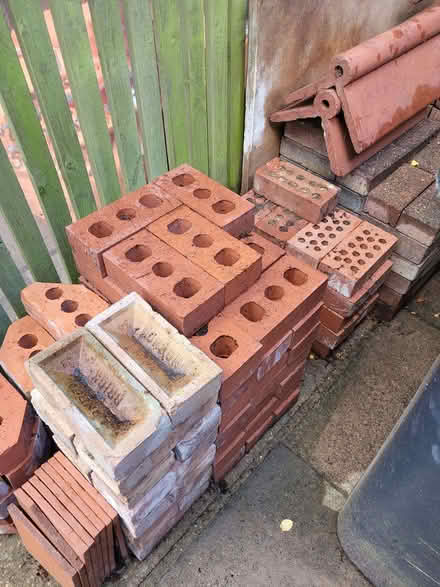 Photo of free Reclaimed bricks (Sandridge AL4) #1