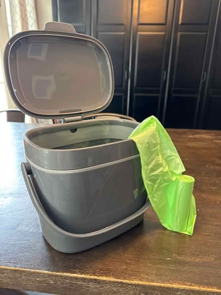 Photo of free Composting bin (Middletown) #1
