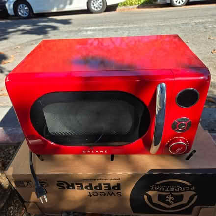 Photo of free Microwave Oven (Chiquita Av MtnVw) #1